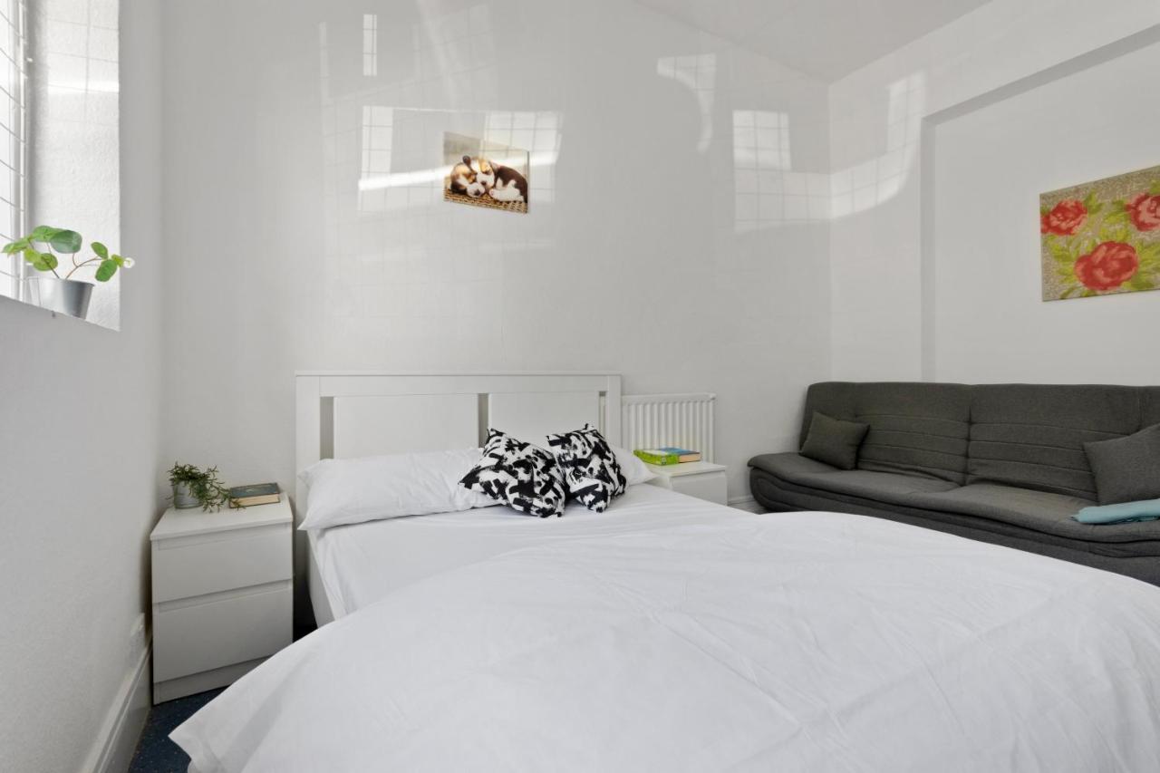 Fantastic 2Bd Barking Stay With Links To The City! Londen Buitenkant foto