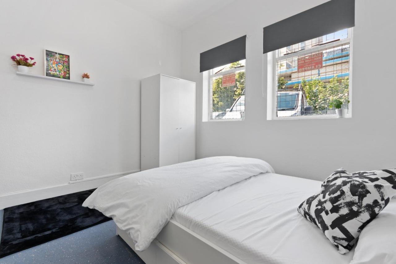 Fantastic 2Bd Barking Stay With Links To The City! Londen Buitenkant foto